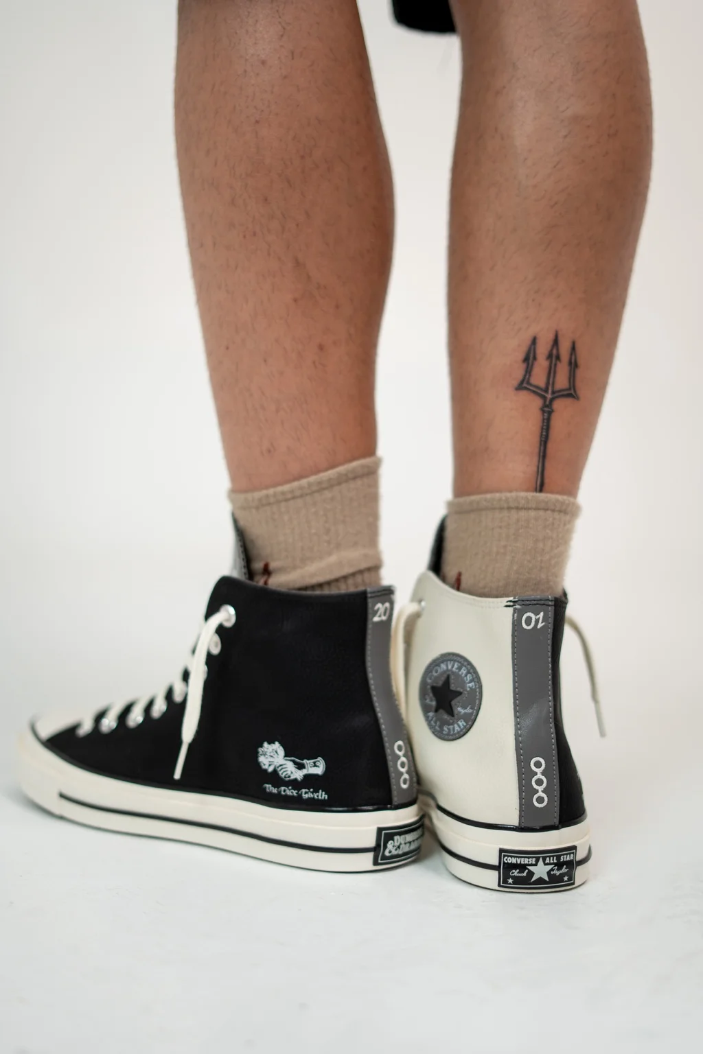 کتانی Converse Dn D On Feet – نمای جزئیات پارچه