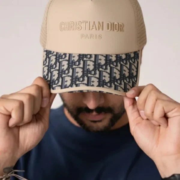 محصول Dior Cap Classic بژ – نمای تن‌خور