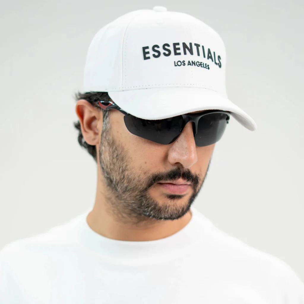 محصول Essentials Cap Army Green – نمای تنخور