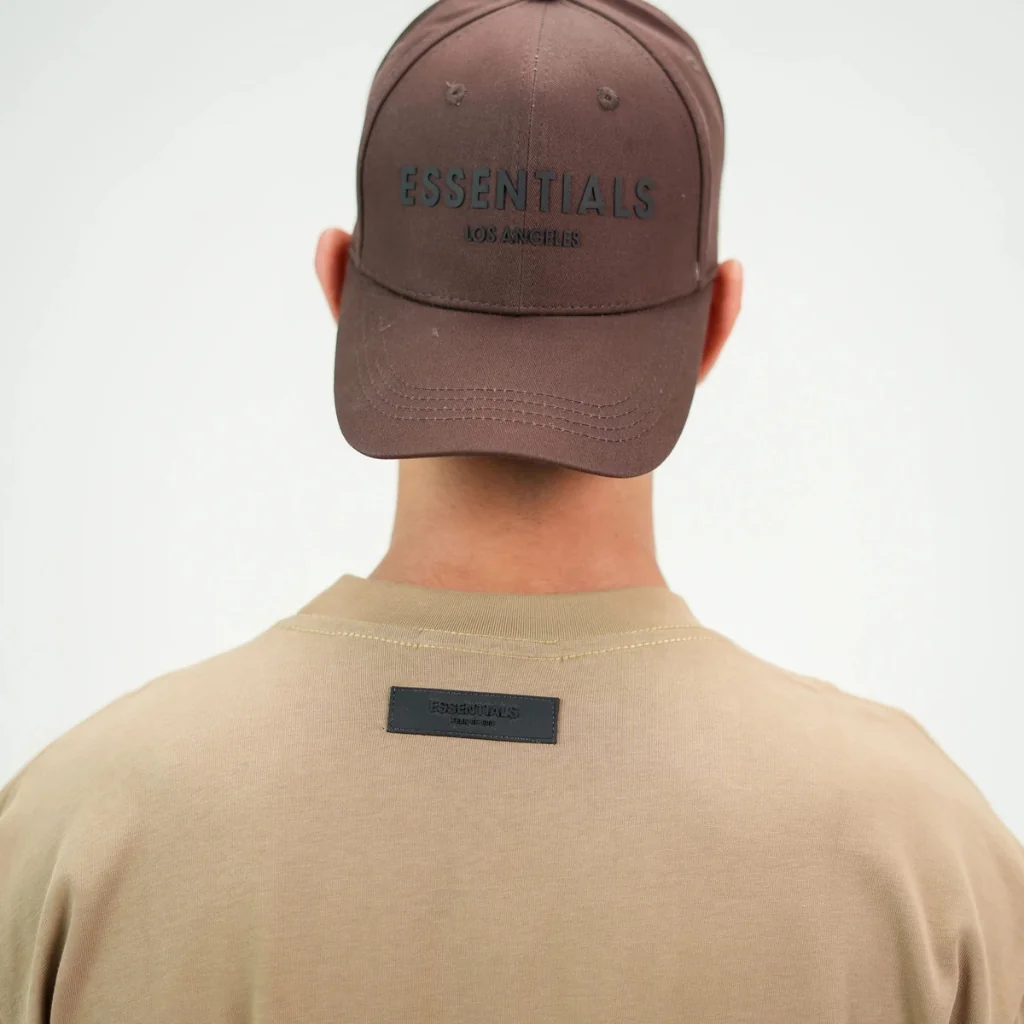 محصول Essentials Cap Pink – نمای تنخور