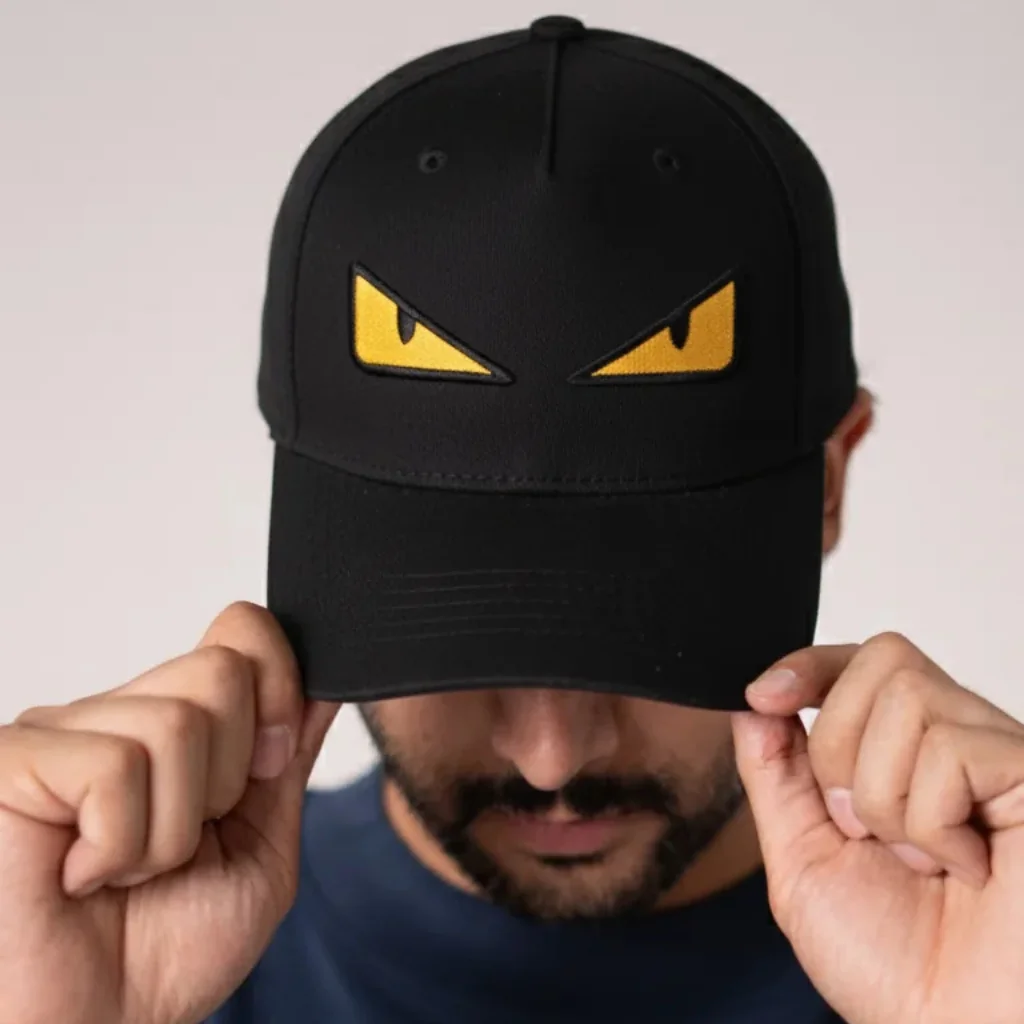 محصول Fendi Eyes Cap مشکی – نمای تنخور