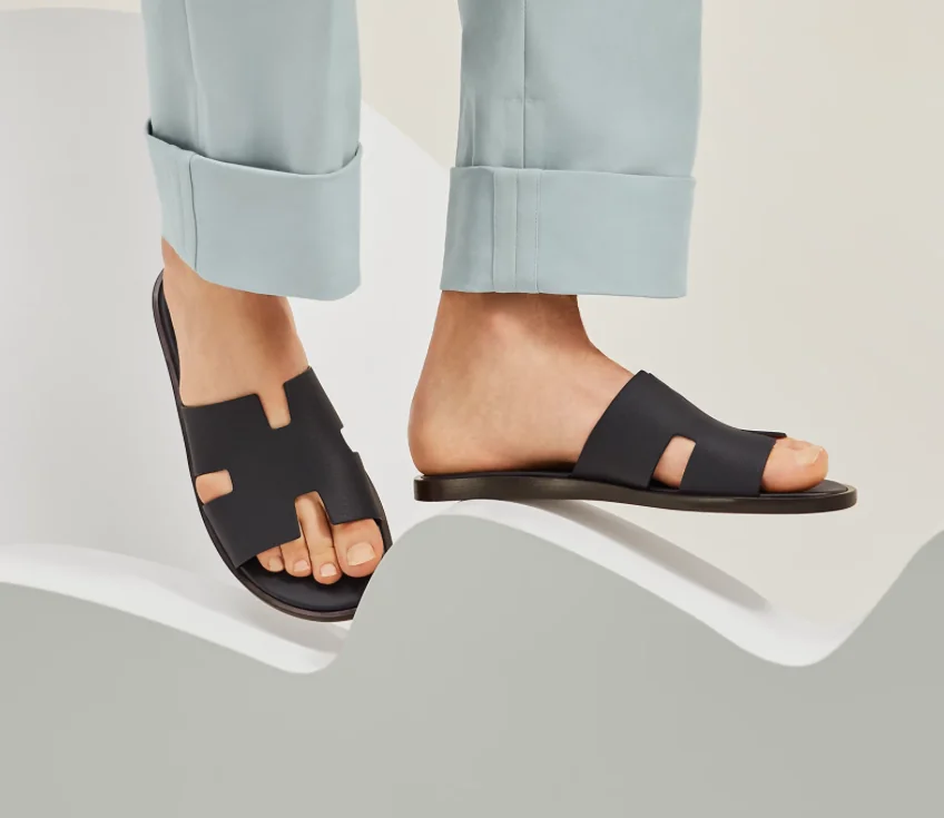 محصول Hermes Sandal On Foot آبی