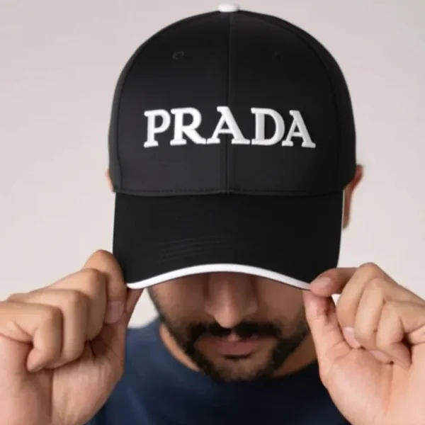 محصول Prada Cap مشکی – نمای تنخور