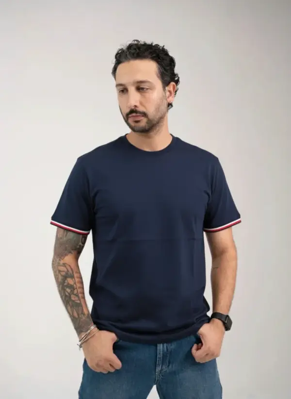 تیشرت tommy copy سرمهای – نمای تنخور