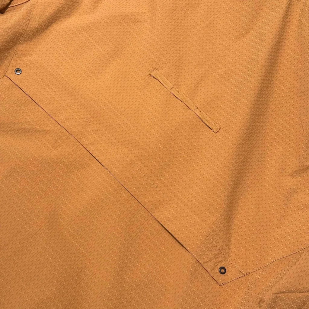 کاپشن Neromoda mustard pocket – نمای جزئیات پارچه